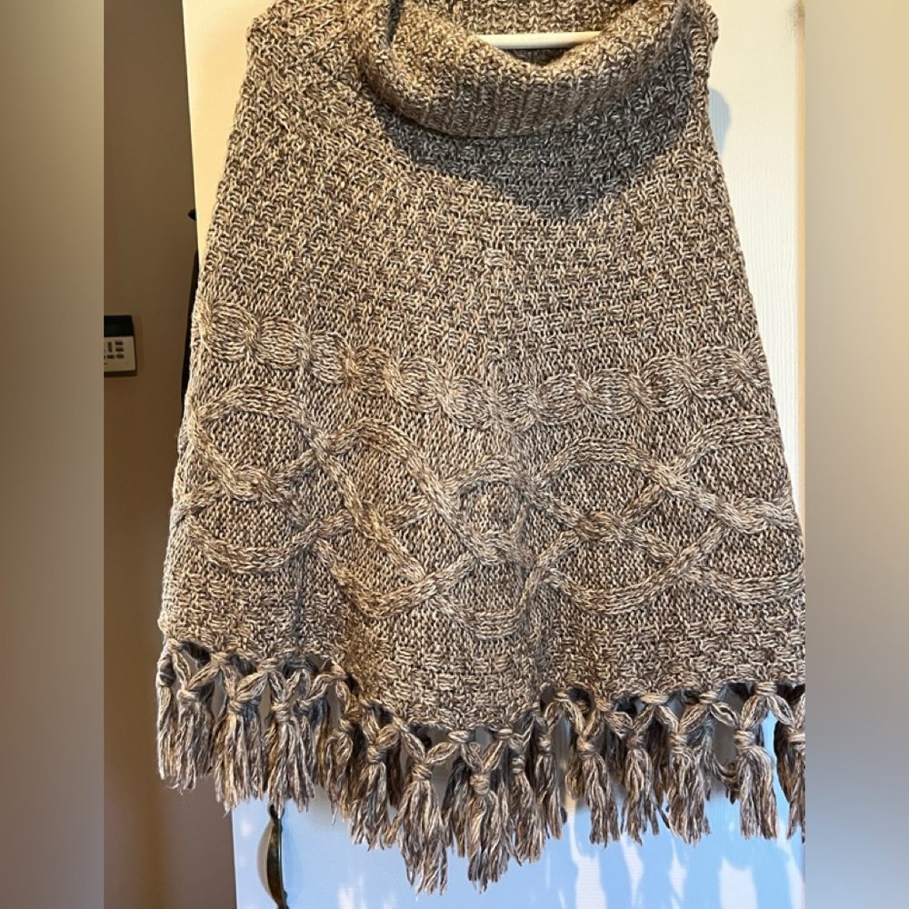 excellent condition turtle neck poncho
